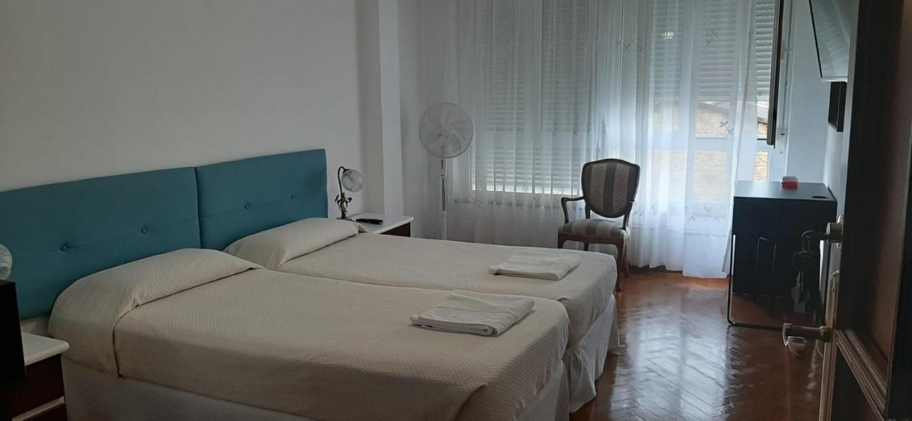 Alojamiento Casa Leon Santoña 외부 사진